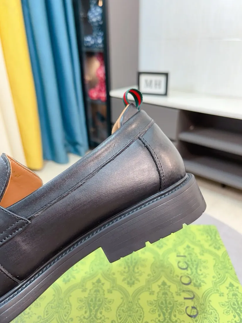 Men's shoes 💰500🌹🌹[GUCCI Gucci] A new style of formal men's leather shoes is coming ~ The original quality upper is made of Italian cowhide➕The leather is soft and delicate, comfortable and soft. The top layer of genuine leather, rubber wear-resistant outsole, the shoe shape is dignified and domineering, and the luxury charm is not concealed! The natural and free nouveau riche leads the trend. Code number: 38-44